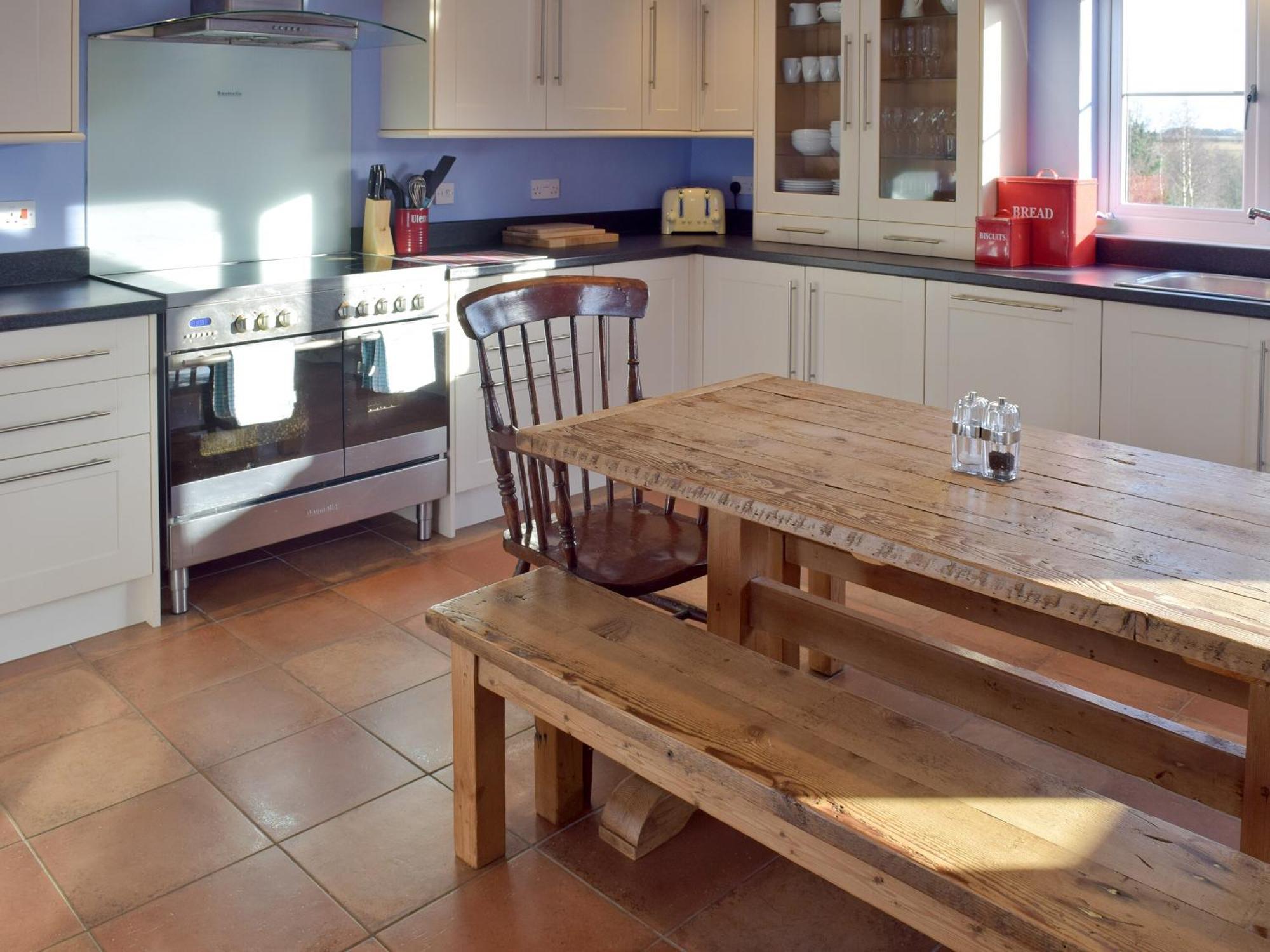 Granary Cottage Bentley  Bagian luar foto